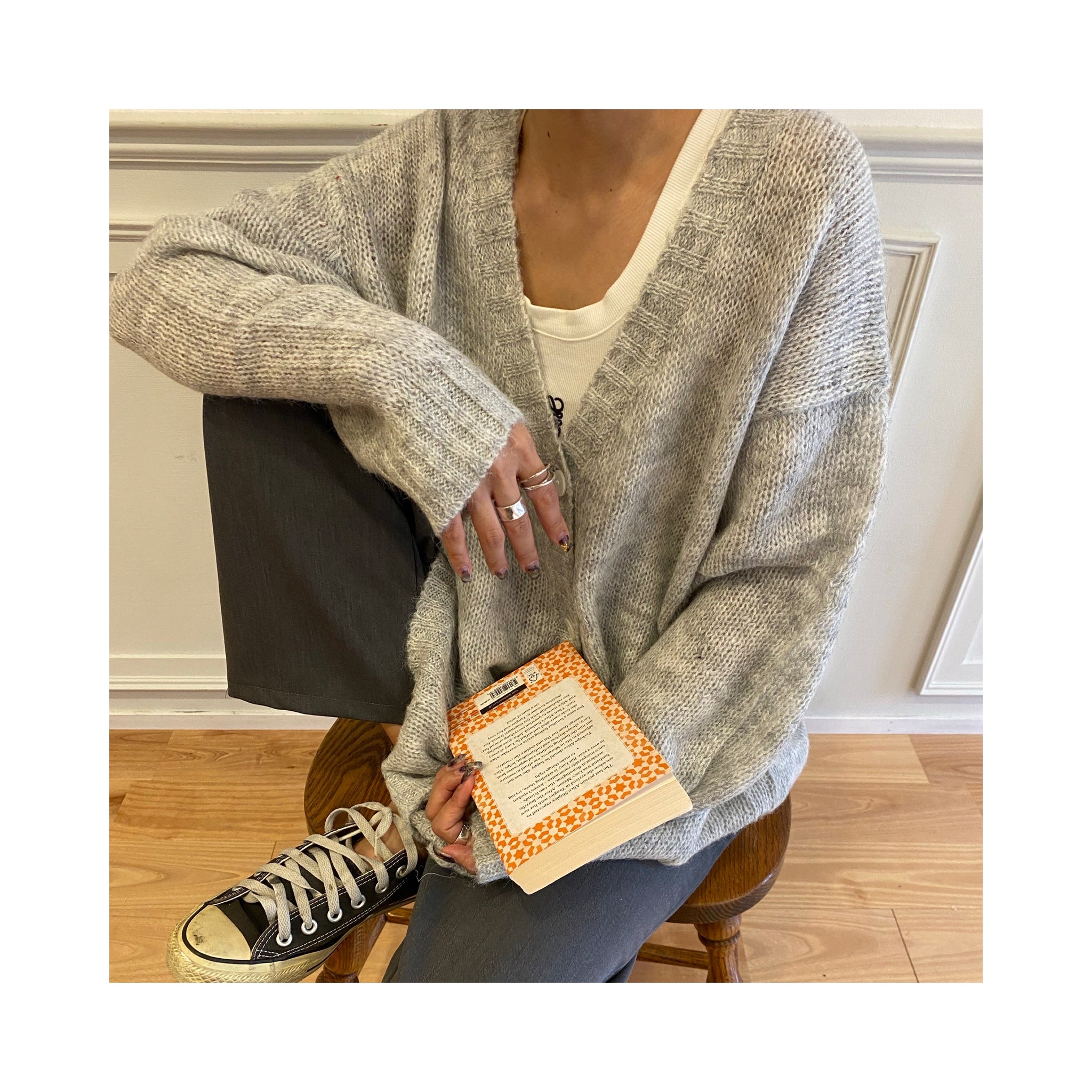 thin woolcardigan