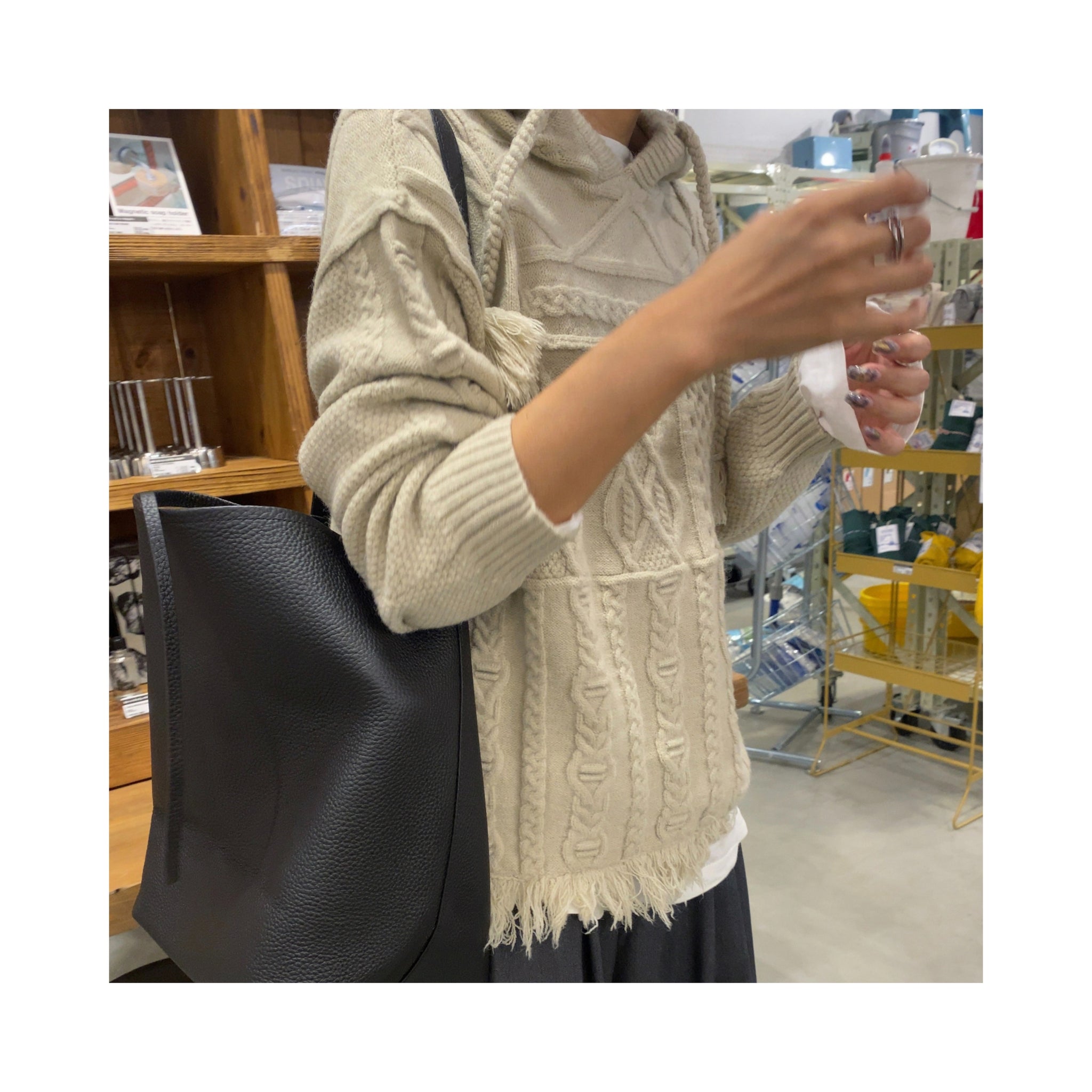 hood cablepatchknit