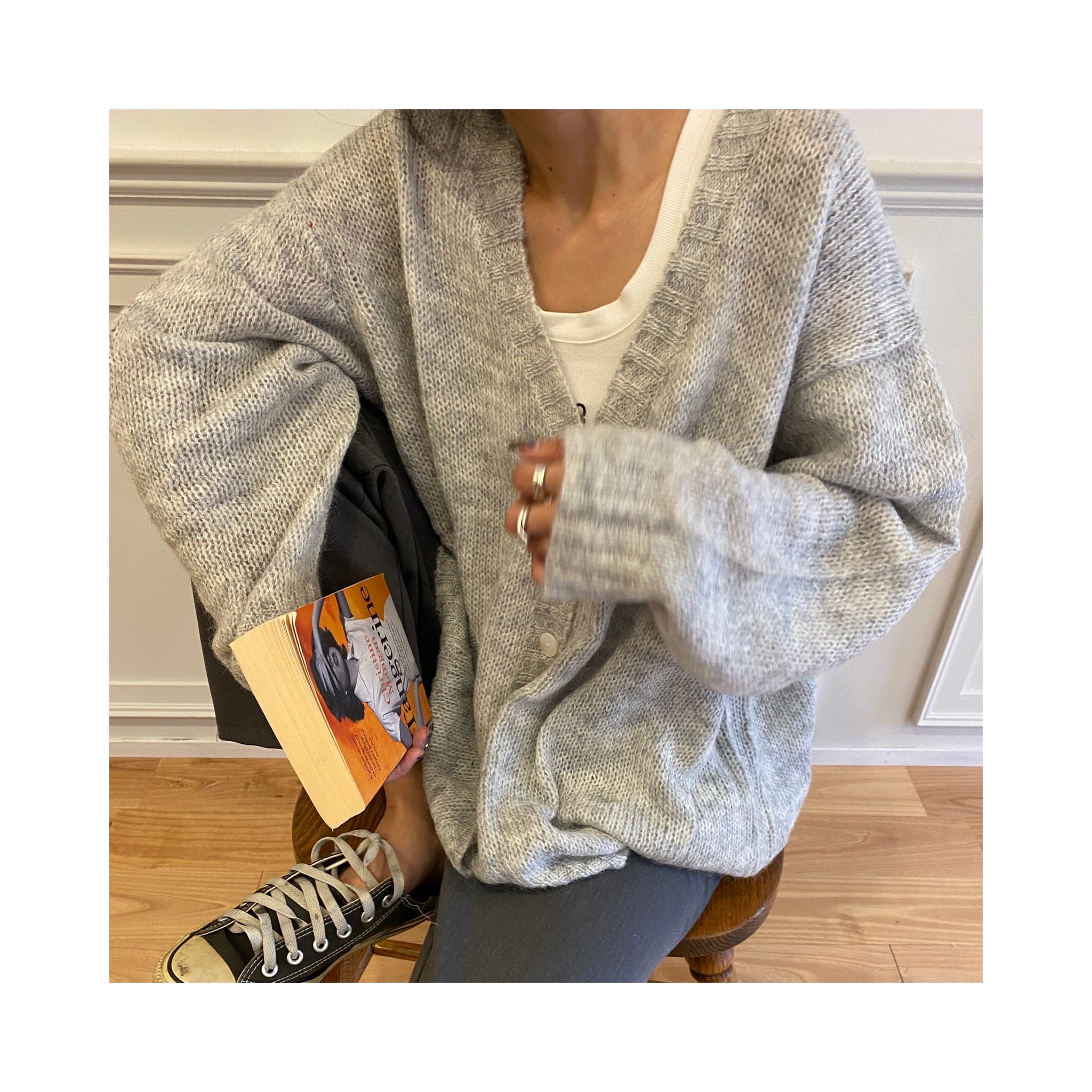 thin woolcardigan
