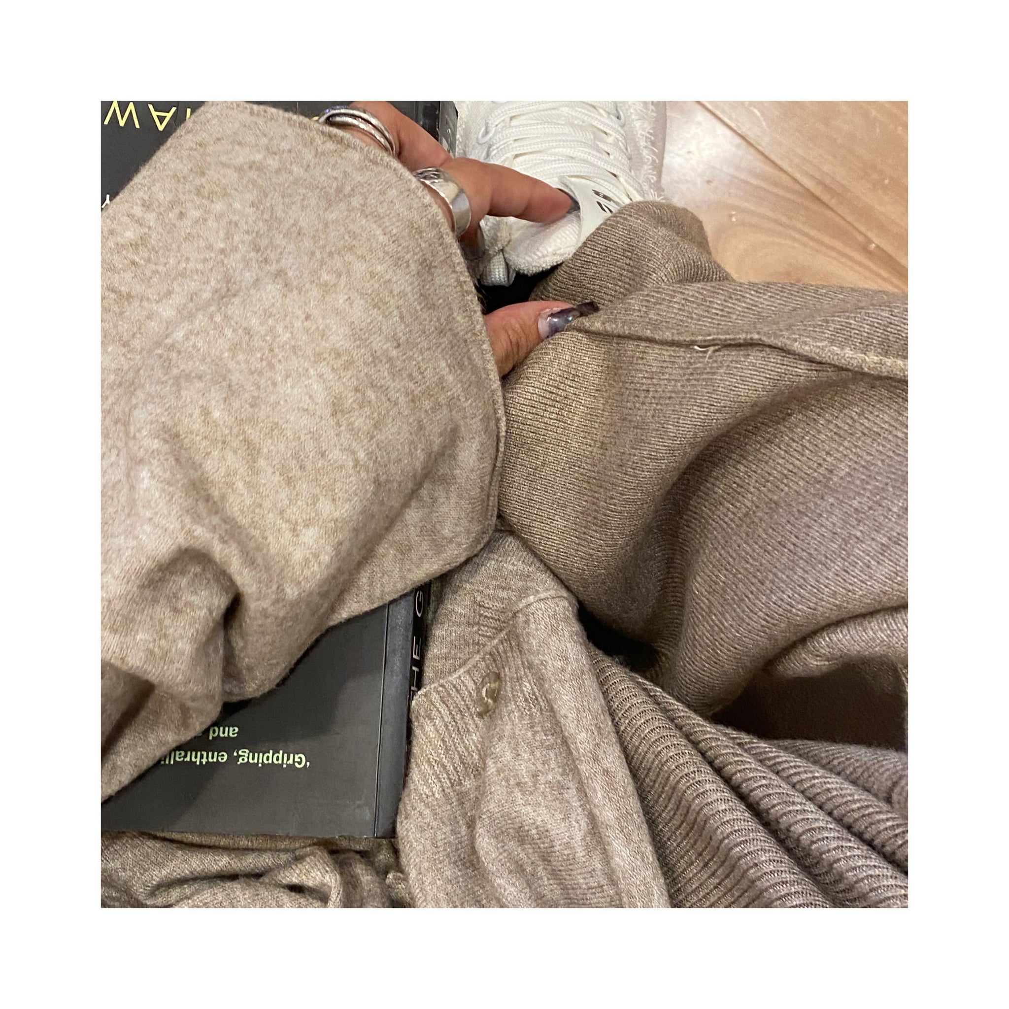 simple losecardigan
