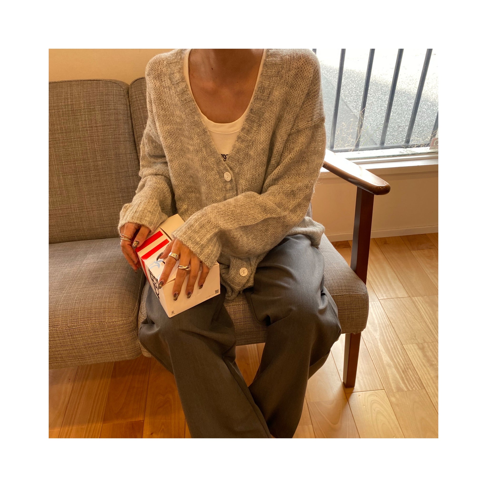 thin woolcardigan