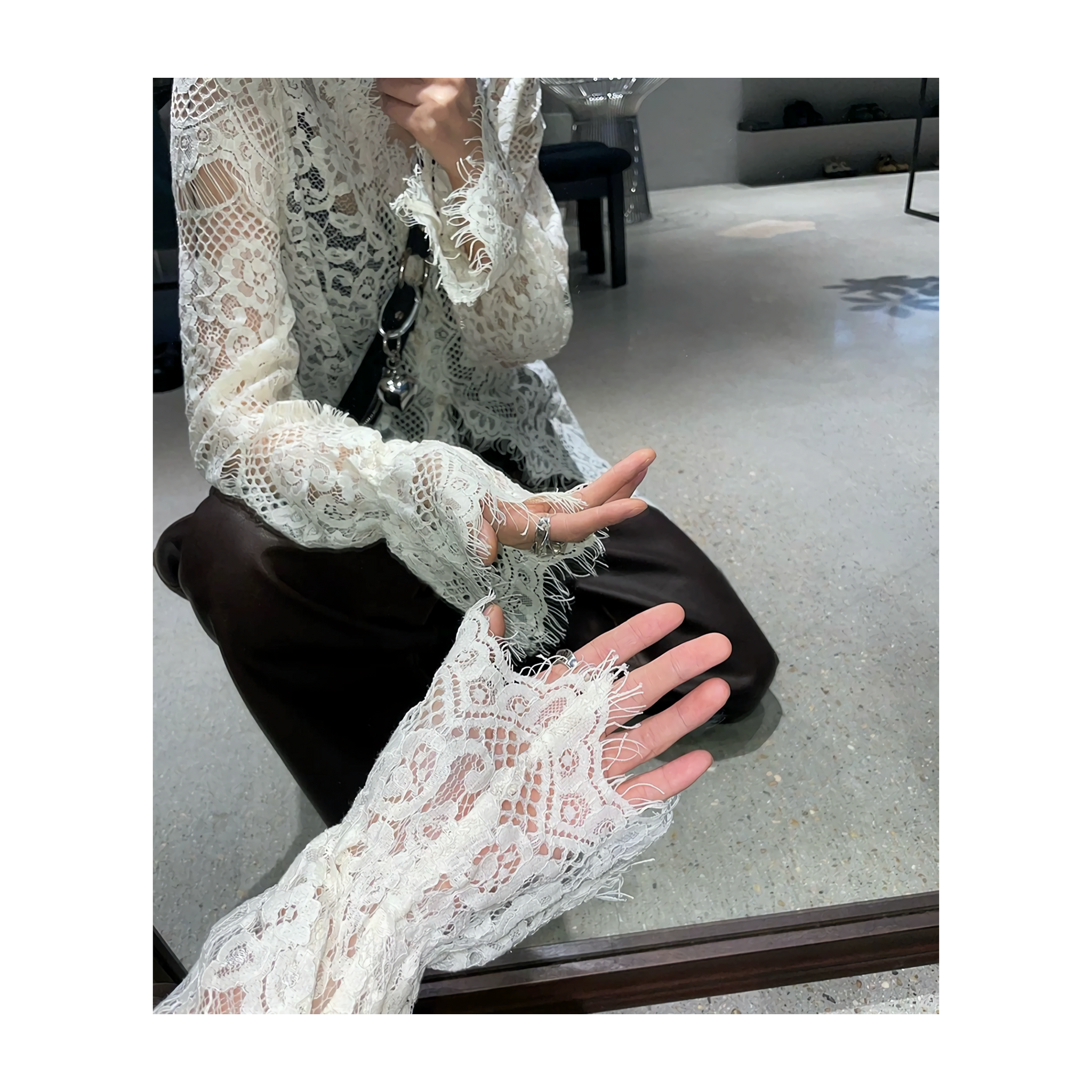 seethrou lace tops
