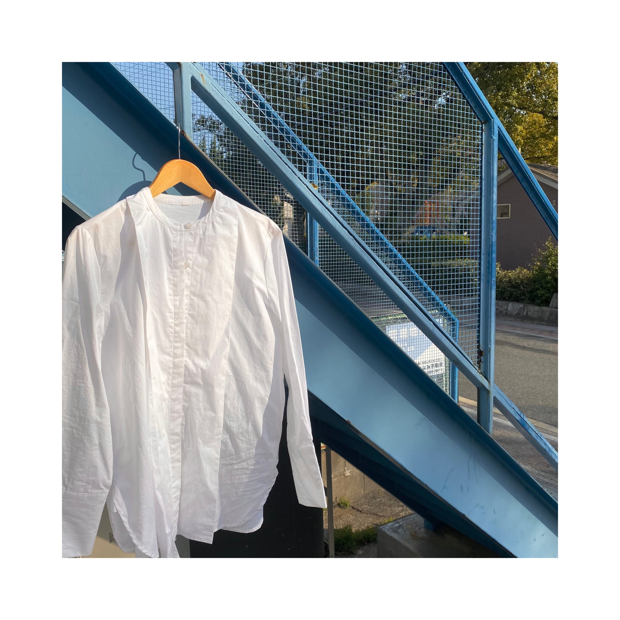 collarless shirt