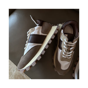 clos sneaker