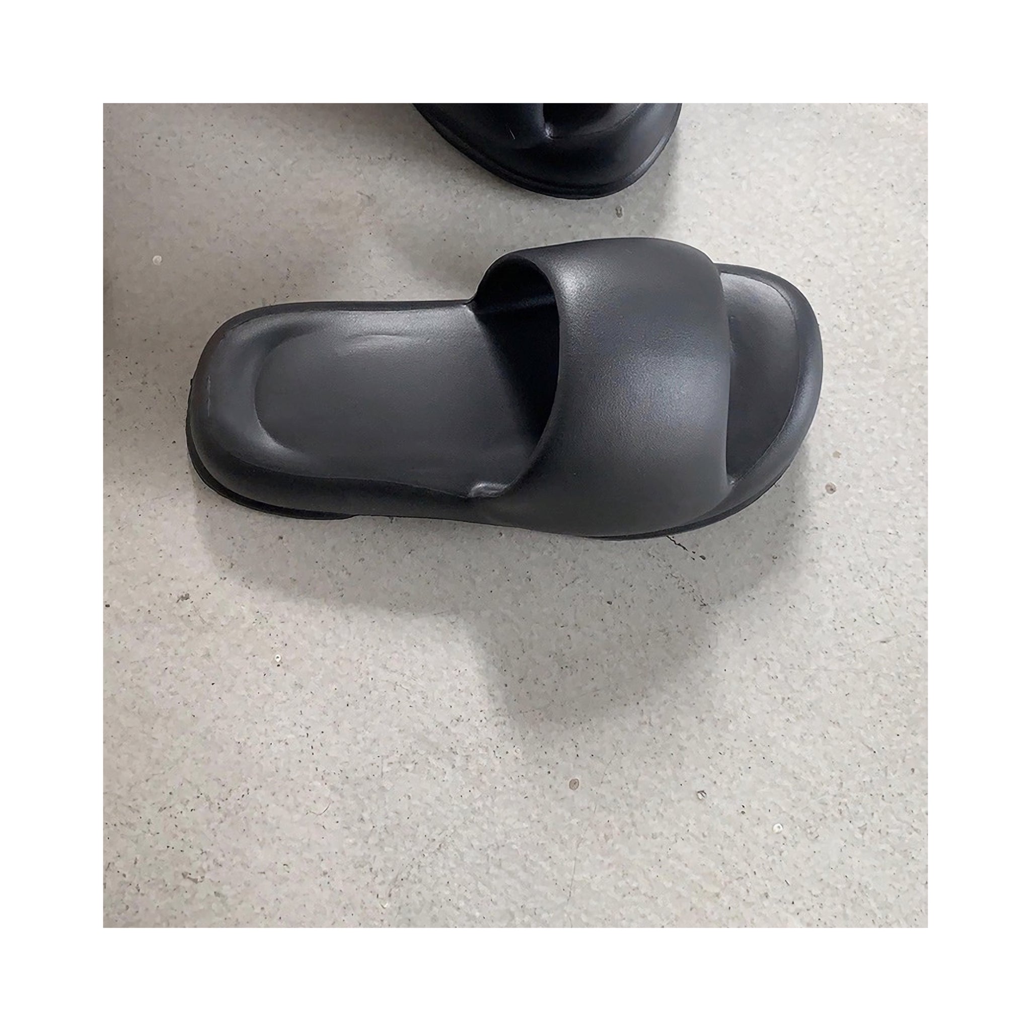 .Volume Sandal
