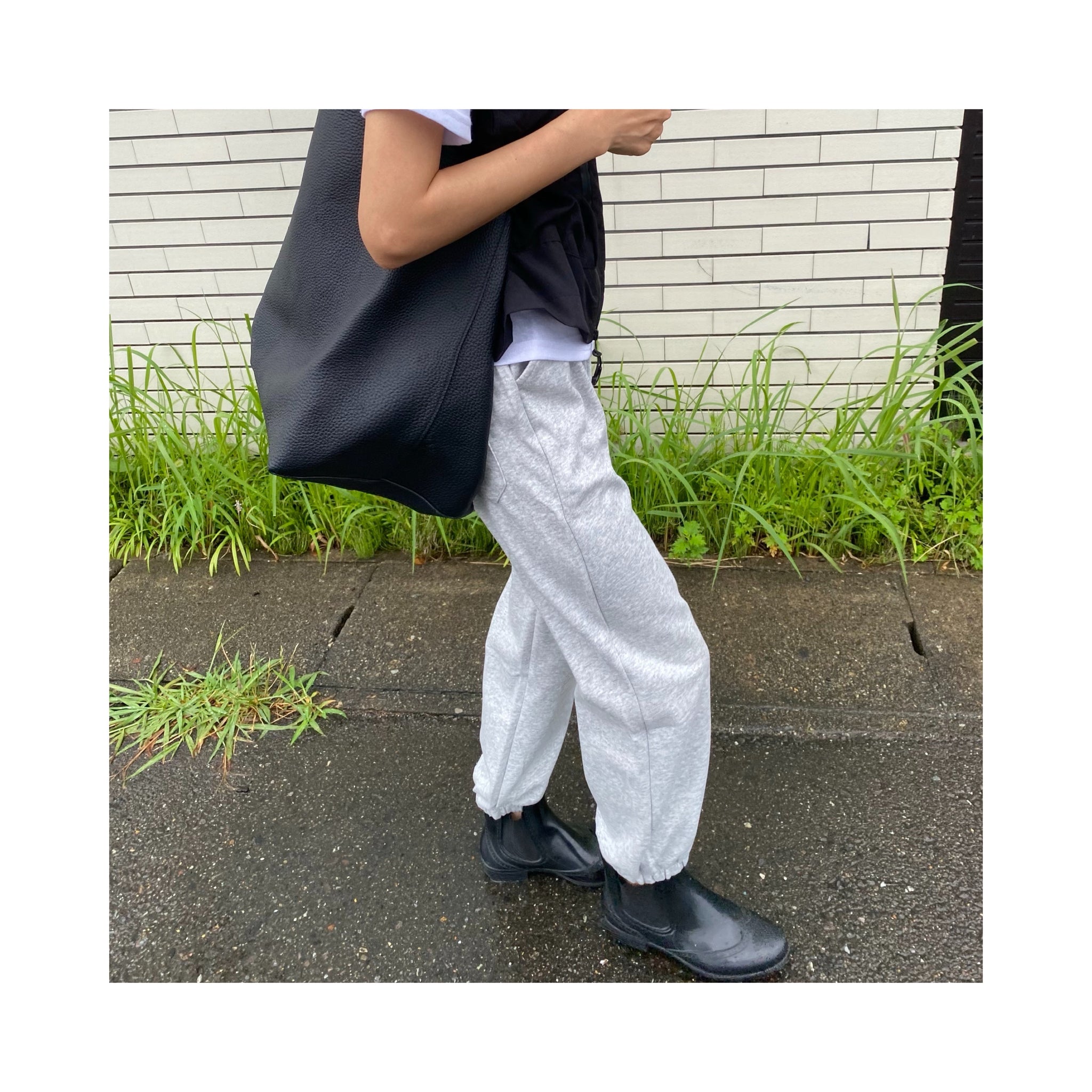 .simple sweat pants