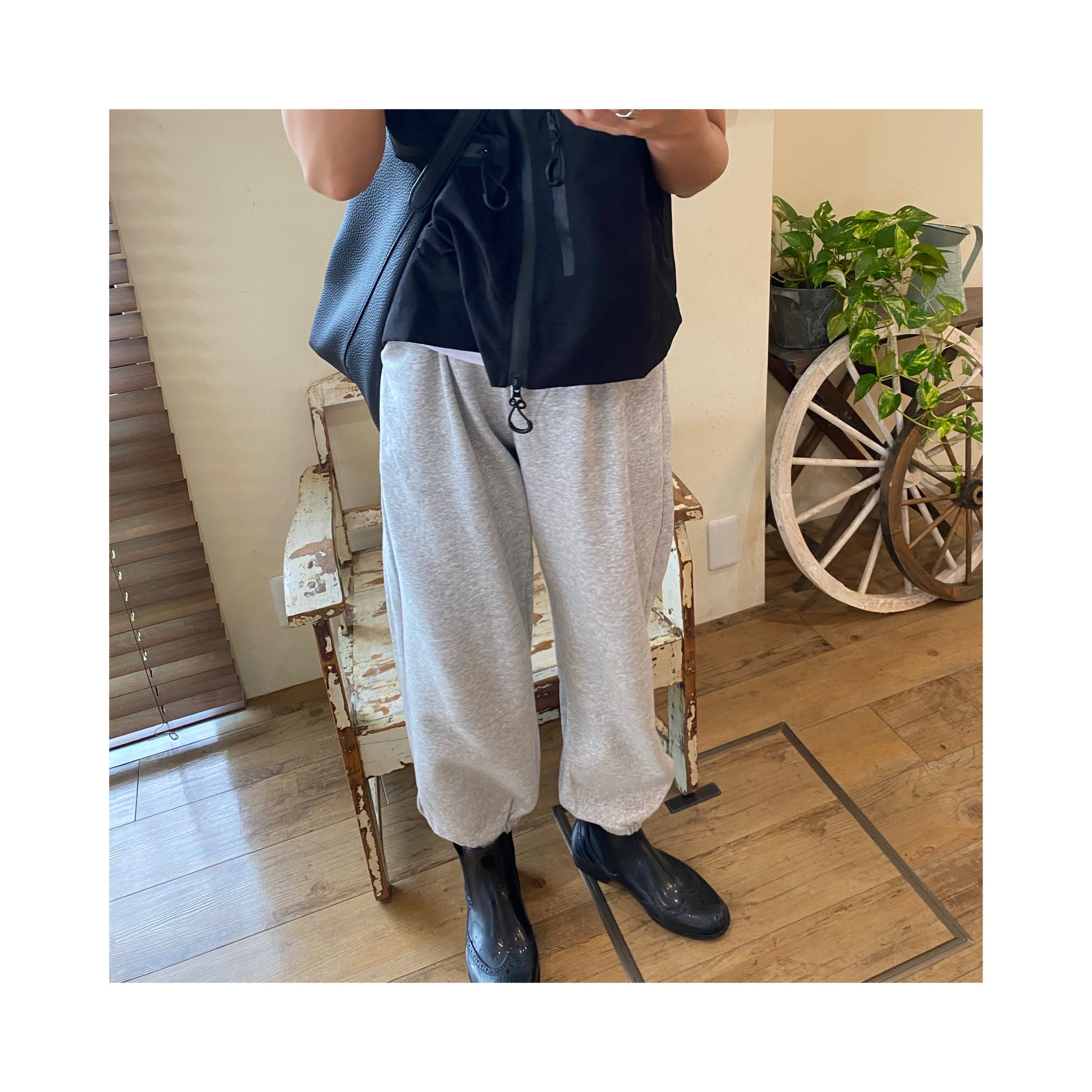 .simple sweat pants