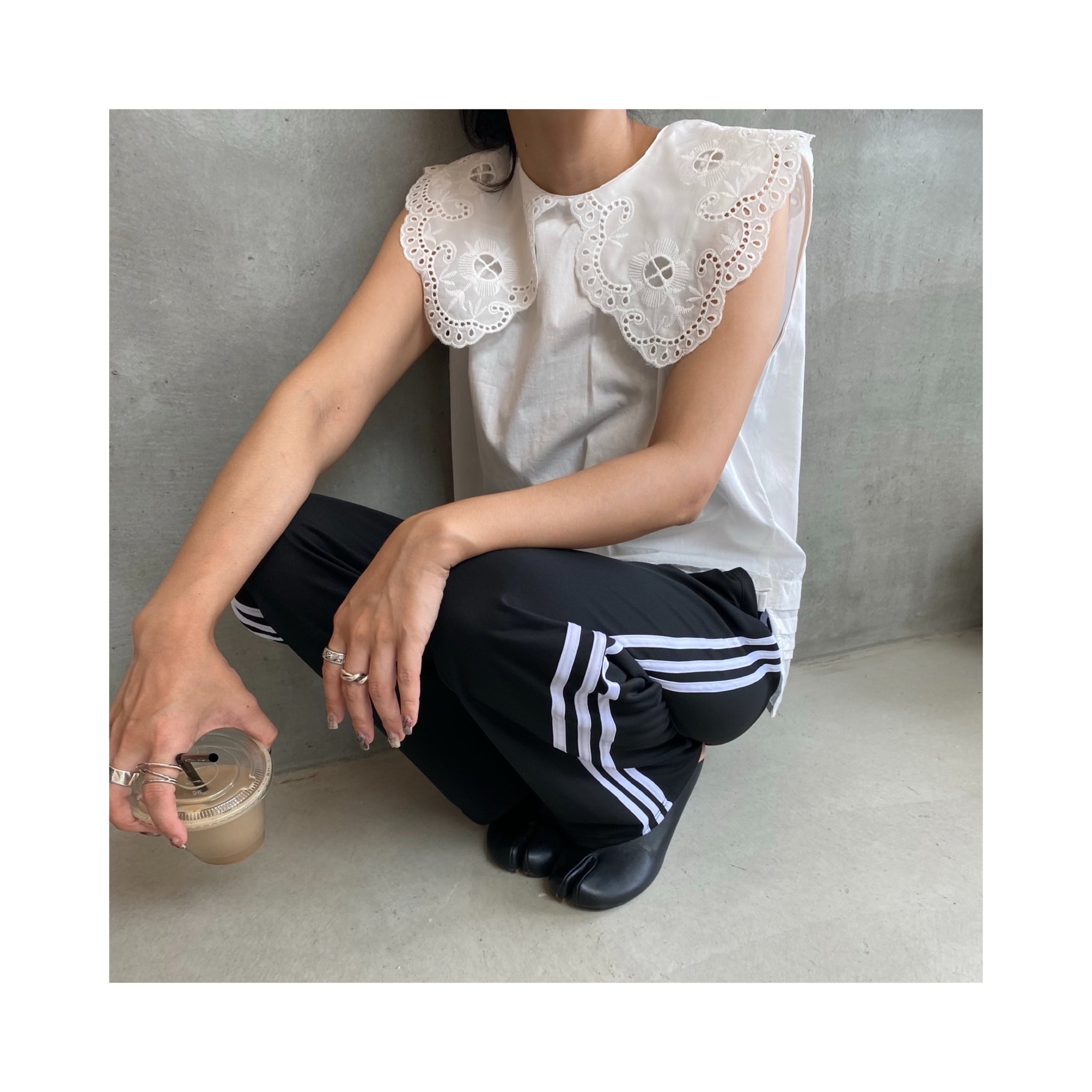 .embroidery collar blouse