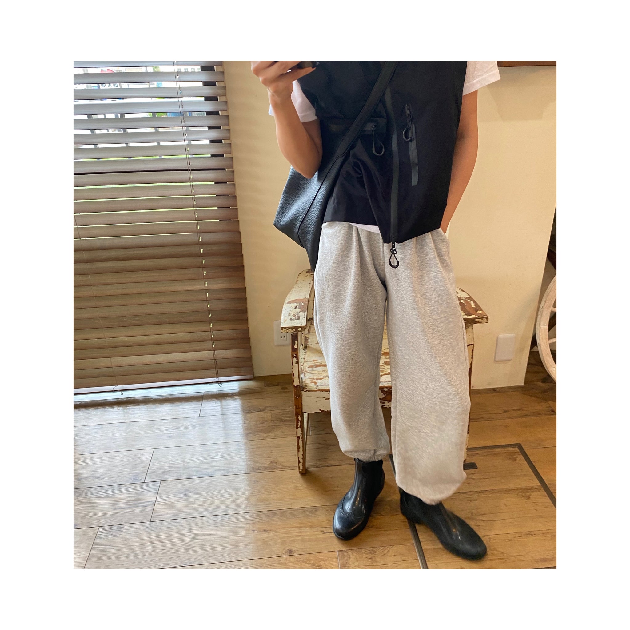 .simple sweat pants