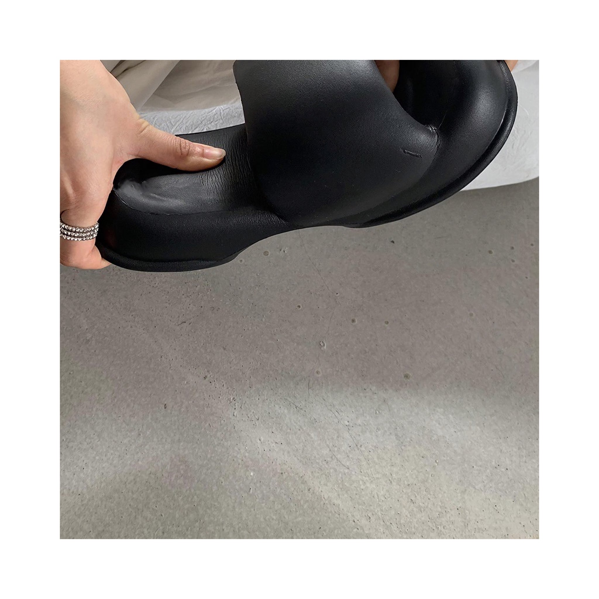 .Volume Sandal