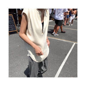 .deepVneck tops