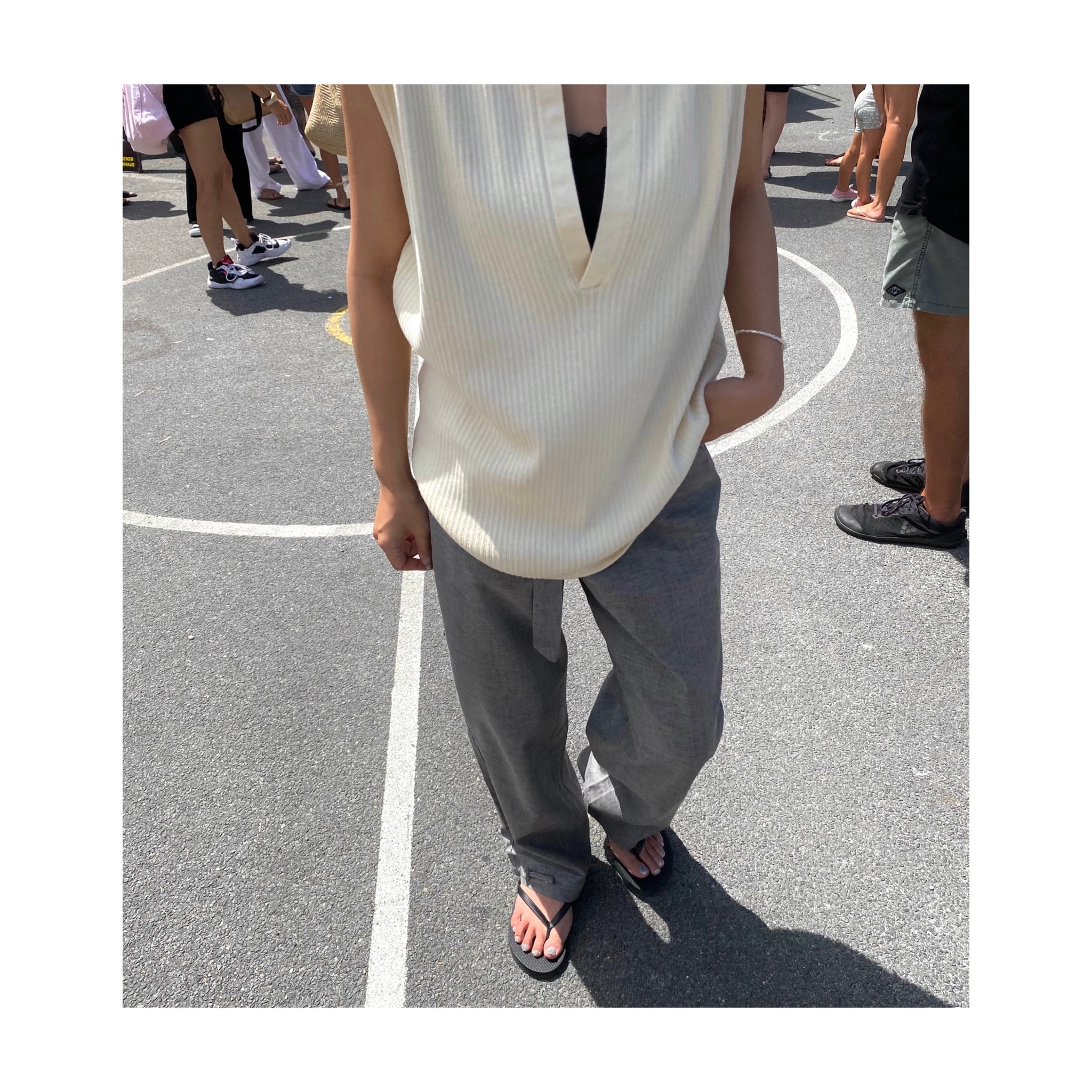 .deepVneck tops