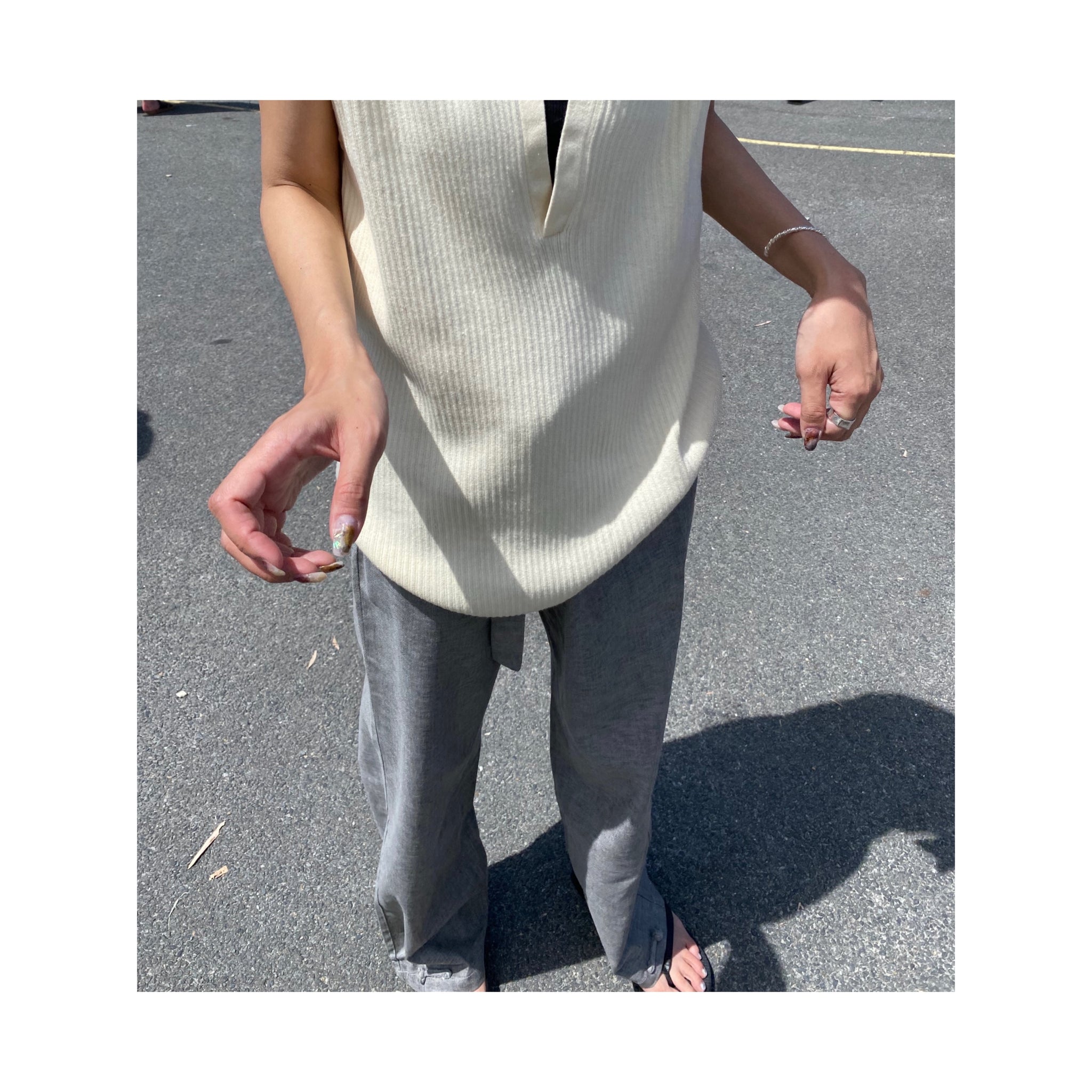 .deepVneck tops