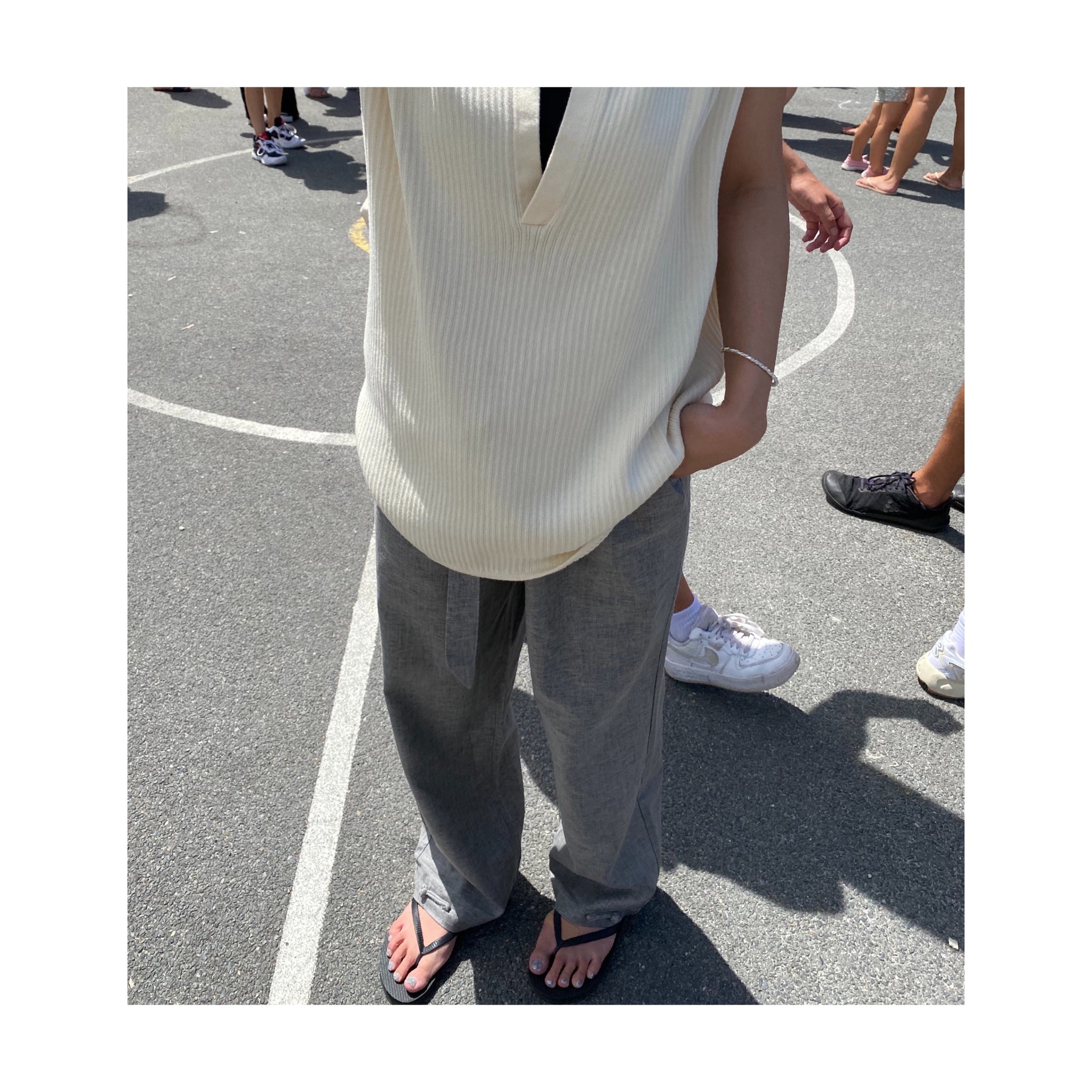.deepVneck tops