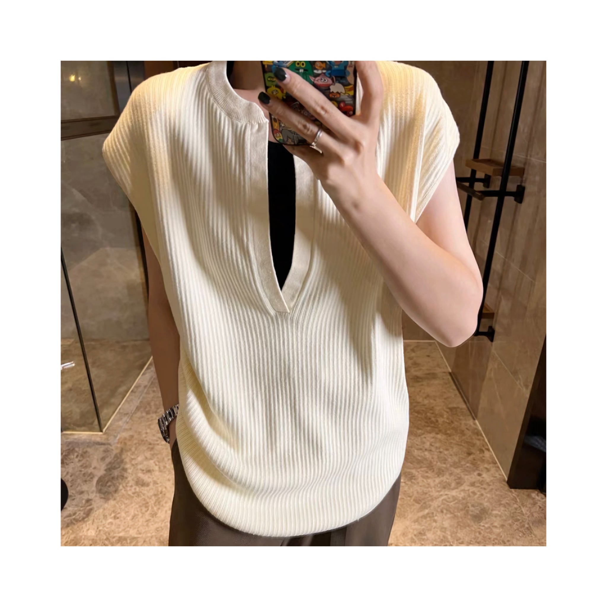 .deepVneck tops