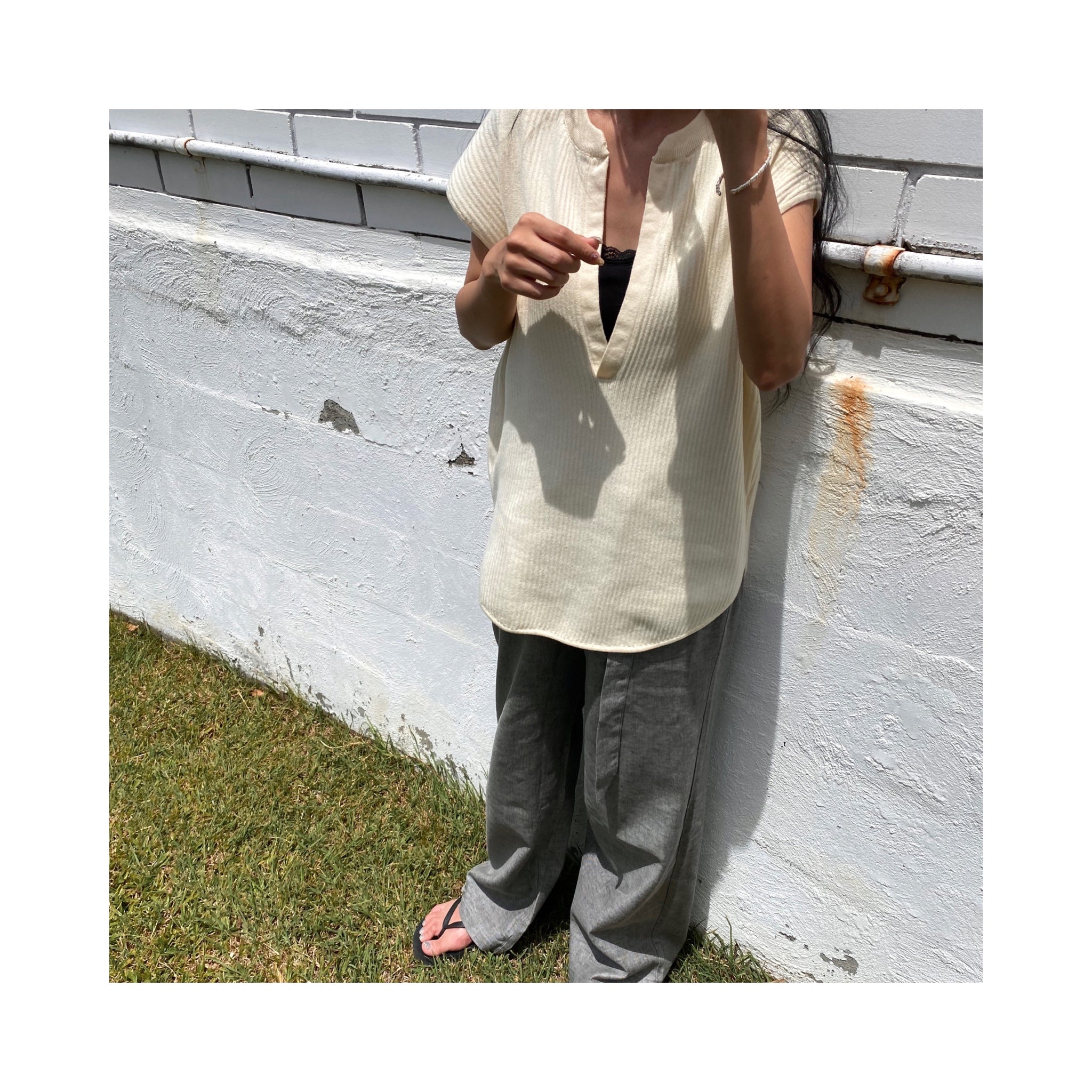 .deepVneck tops