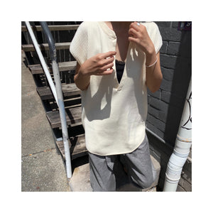 .deepVneck tops