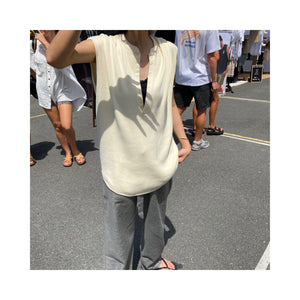.deepVneck tops